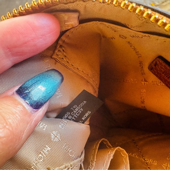 MICHAEL KORS NWT Jet Set LG Zip Clutch Wristlet MK MSRP $98 - Picture 6 of 8